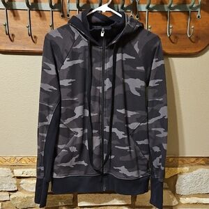 Athleta Camo Triumph Fleece Lined Zip Up Hoodie Jacket Size Medium